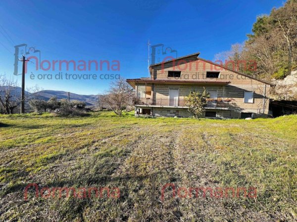 casa indipendente in vendita a Liberi