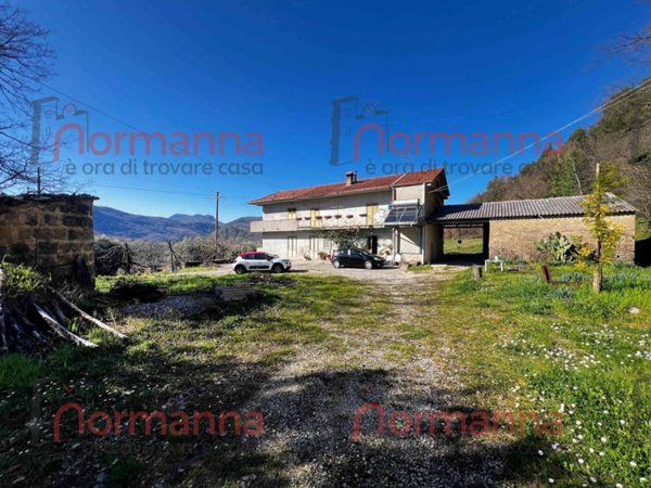 casa indipendente in vendita a Liberi