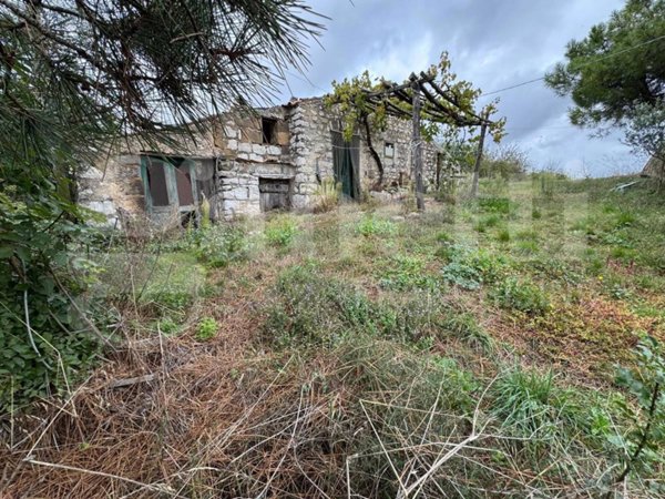 casale in vendita a Liberi