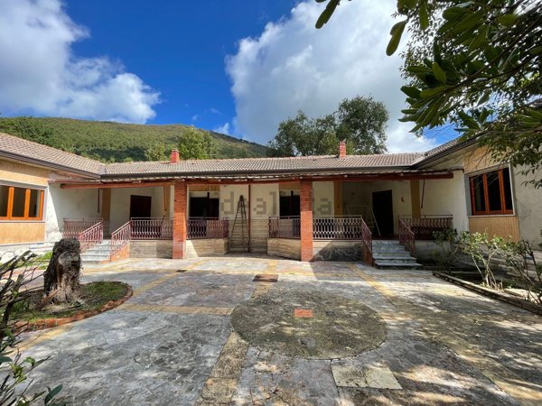 casa indipendente in vendita a Liberi