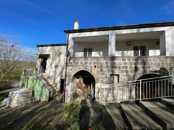casa indipendente in vendita a Liberi