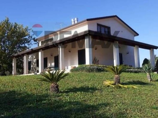 casa indipendente in vendita a Liberi