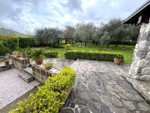 casa indipendente in vendita a Liberi
