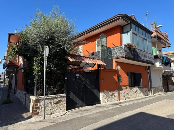 casa indipendente in vendita a Lusciano