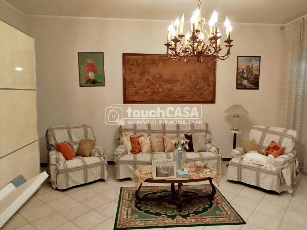intera palazzina in vendita a Lusciano