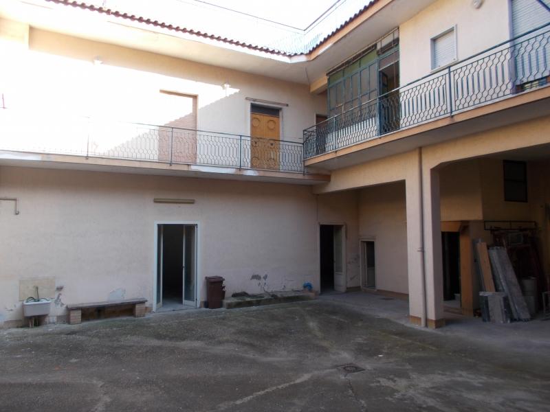 casa indipendente in vendita a Lusciano