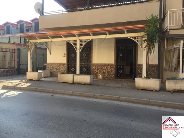 locale commerciale in vendita a Lusciano