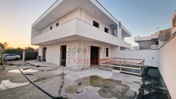 casa indipendente in vendita a Lusciano