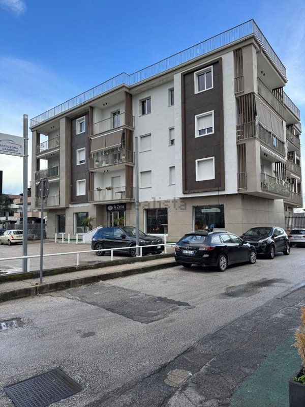 intera palazzina in vendita a Lusciano