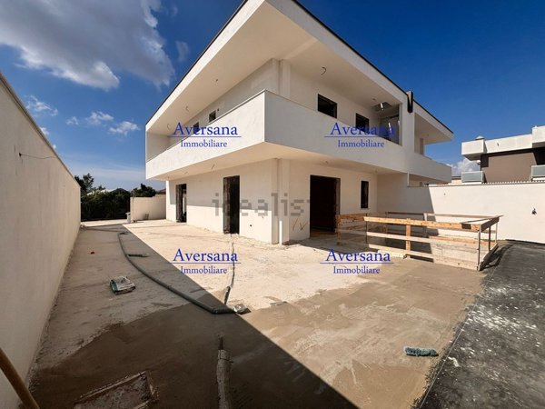 casa indipendente in vendita a Lusciano