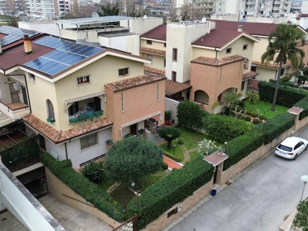 casa indipendente in vendita a Lusciano