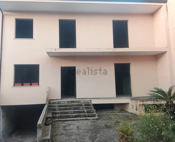 casa indipendente in vendita a Lusciano