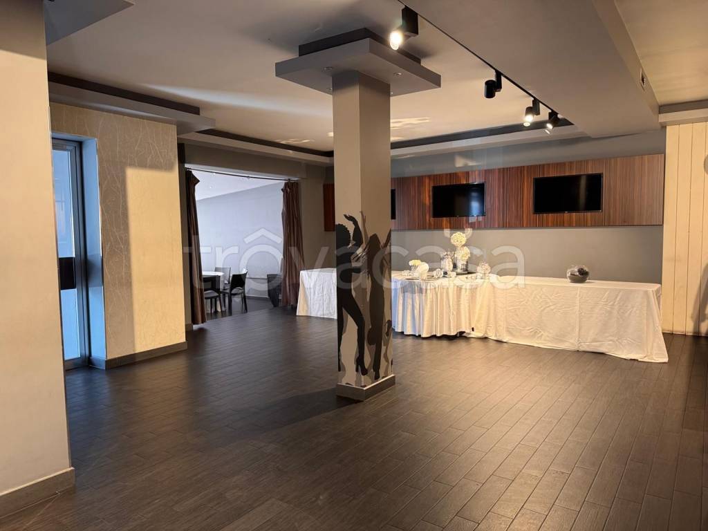 negozio in vendita a Lusciano