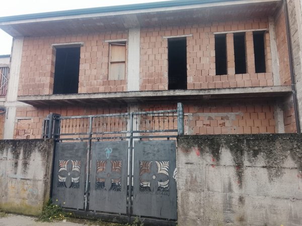 casa indipendente in vendita a Lusciano