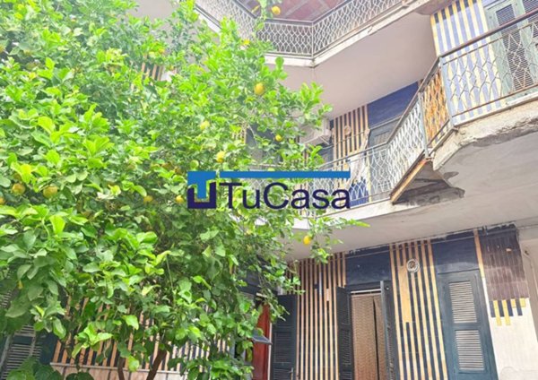 intera palazzina in vendita a Lusciano