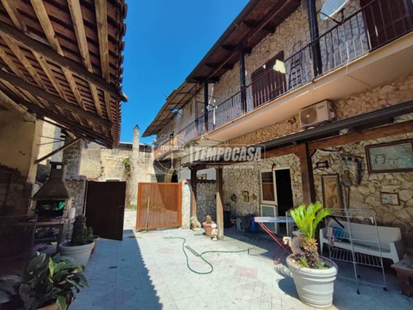 casa indipendente in vendita a Lusciano