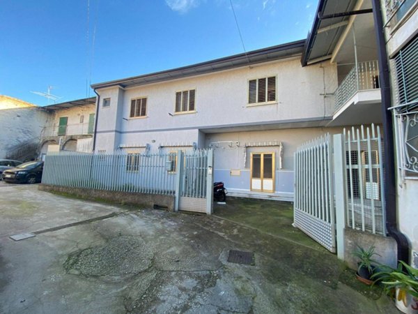 casa indipendente in vendita a Macerata Campania