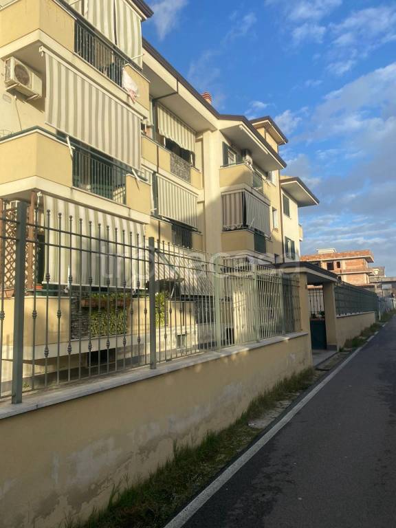 appartamento in vendita a Macerata Campania in zona Caturano