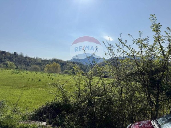 terreno agricolo in vendita a Macerata Campania