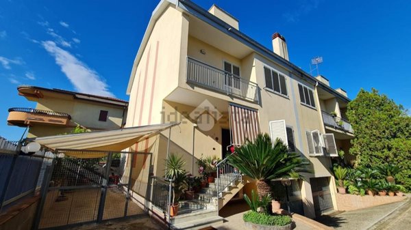 casa indipendente in vendita a Macerata Campania