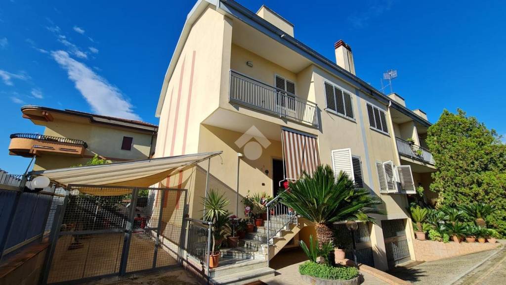 casa indipendente in vendita a Macerata Campania