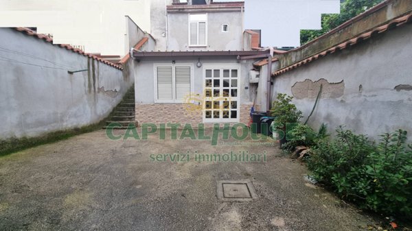 casa indipendente in vendita a Macerata Campania in zona Caturano