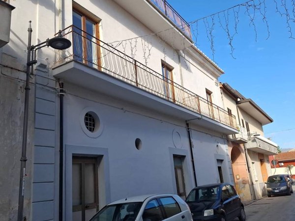 casa indipendente in vendita a Macerata Campania
