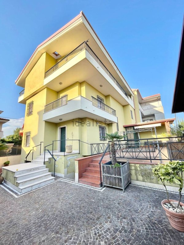 casa indipendente in vendita a Macerata Campania