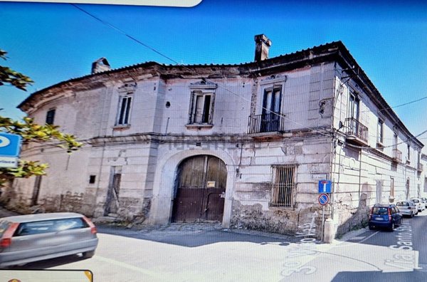 intera palazzina in vendita a Macerata Campania