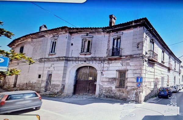 intera palazzina in vendita a Macerata Campania