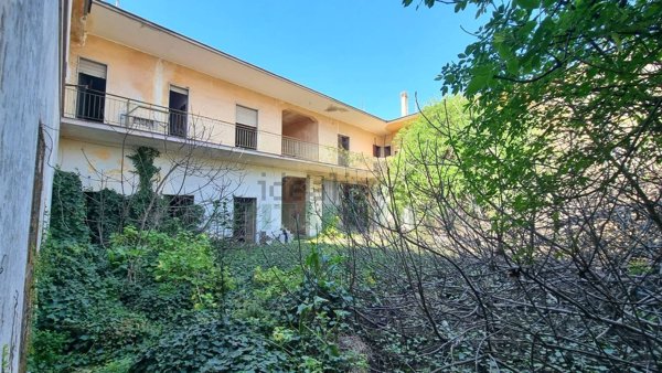 casa indipendente in vendita a Macerata Campania
