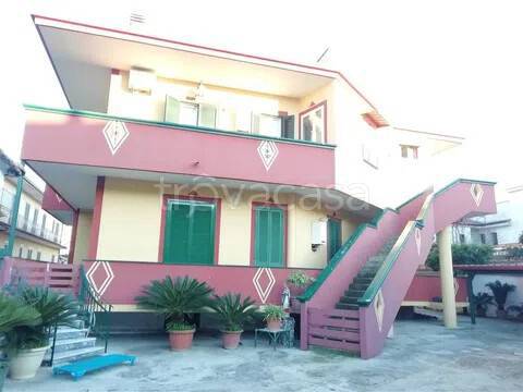 casa indipendente in vendita a Macerata Campania
