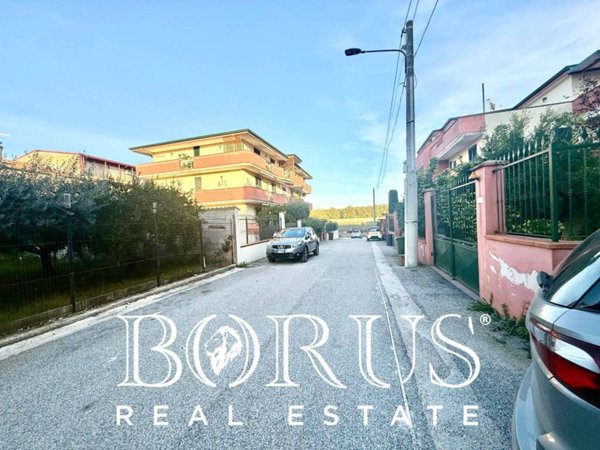 appartamento in vendita a Macerata Campania in zona Caturano