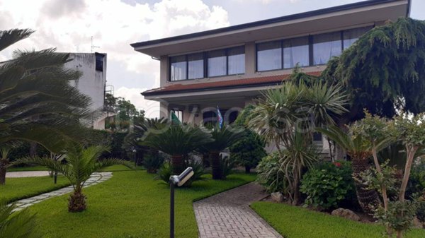 casa indipendente in vendita a Maddaloni in zona Montedecoro