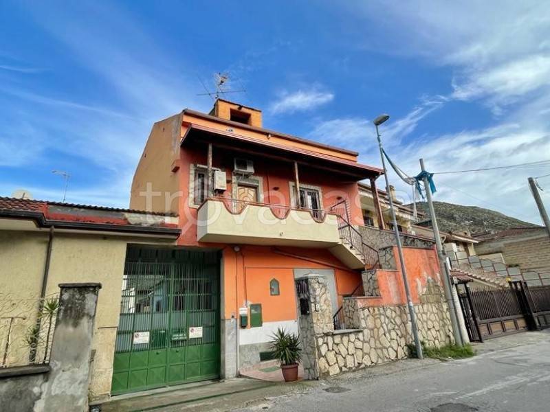 appartamento in vendita a Maddaloni in zona Montedecoro