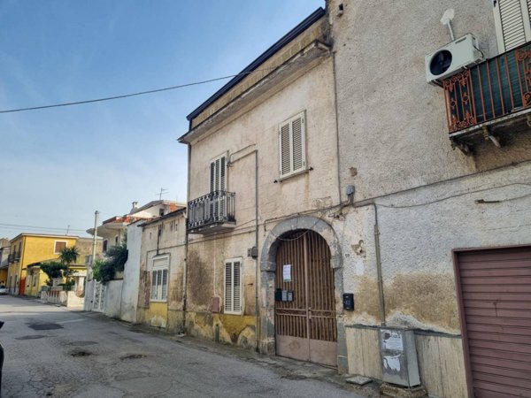 appartamento in vendita a Maddaloni in zona Montedecoro