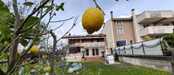casa indipendente in vendita a Maddaloni