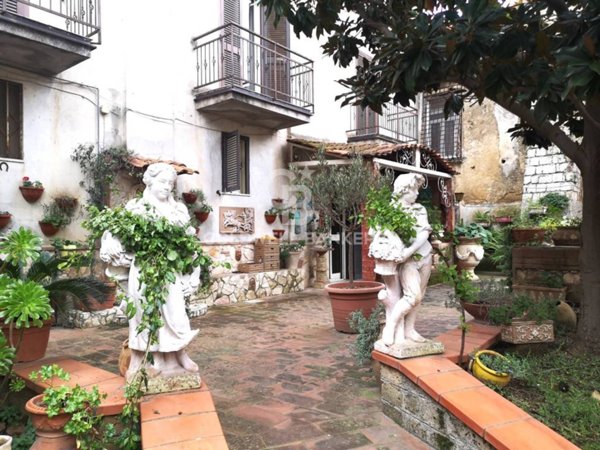 casa indipendente in vendita a Maddaloni