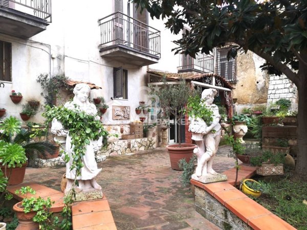casa indipendente in vendita a Maddaloni