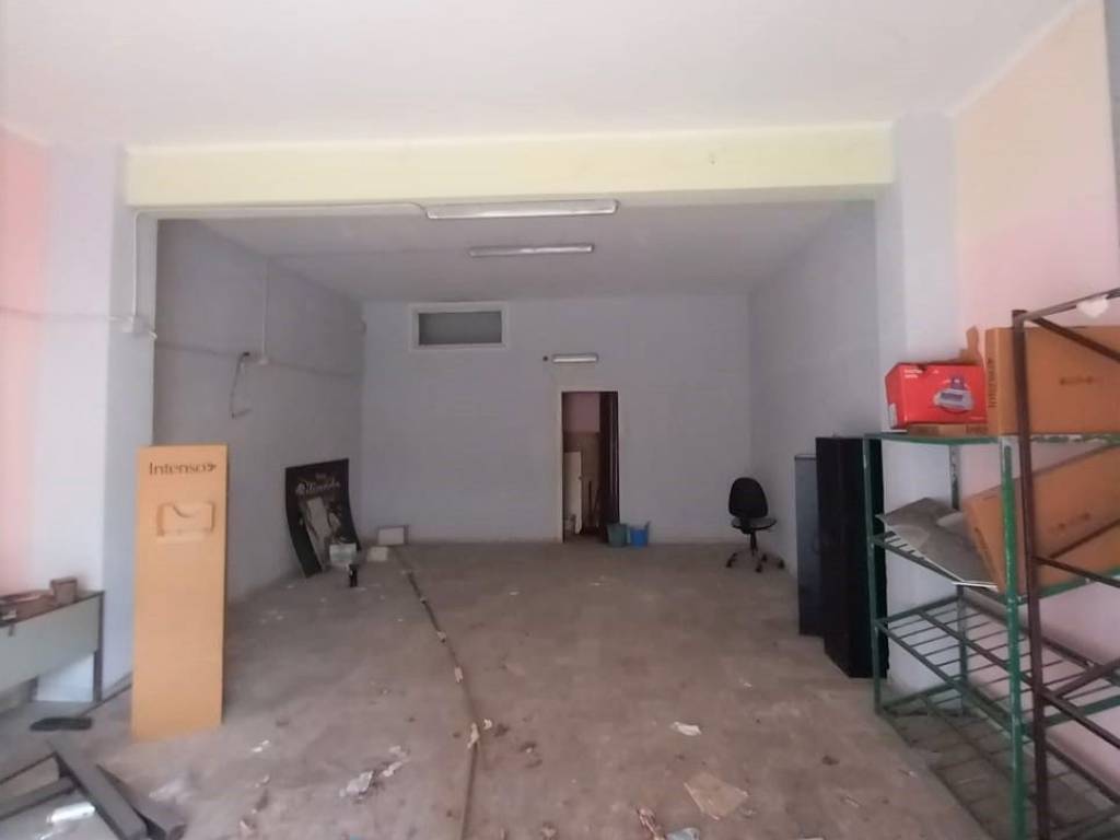 negozio in vendita a Maddaloni