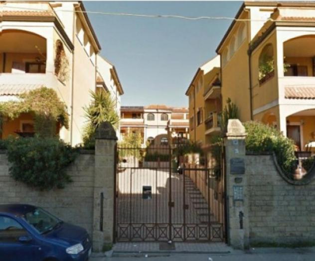 locale commerciale in vendita a Maddaloni