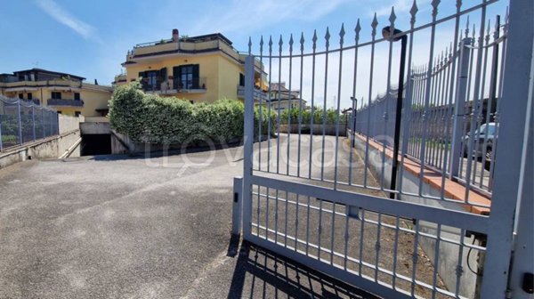 locale di sgombero in vendita a Maddaloni