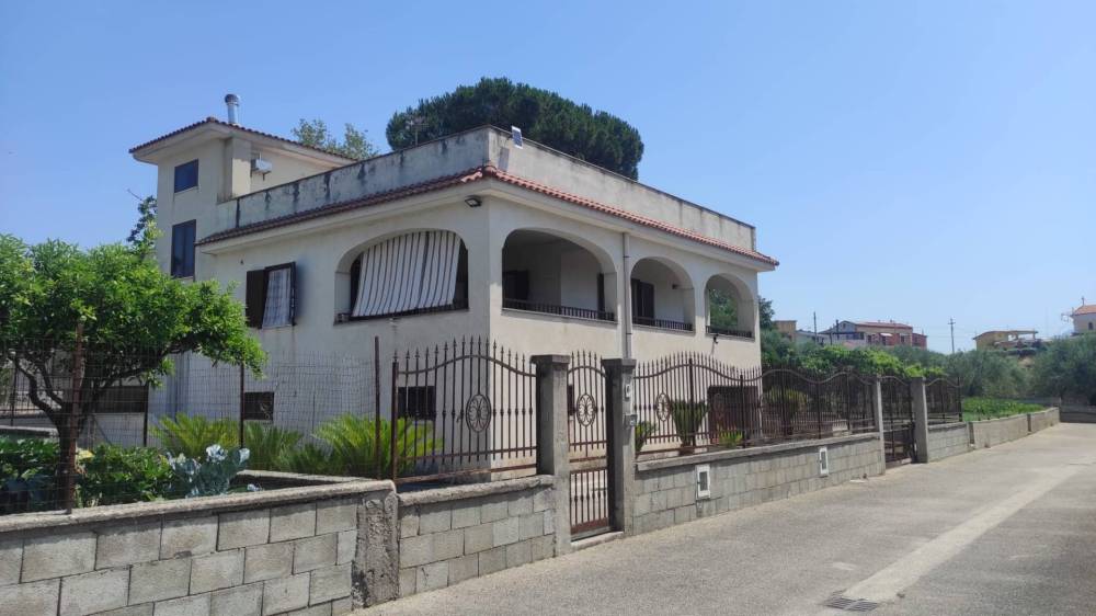 casa indipendente in vendita a Maddaloni