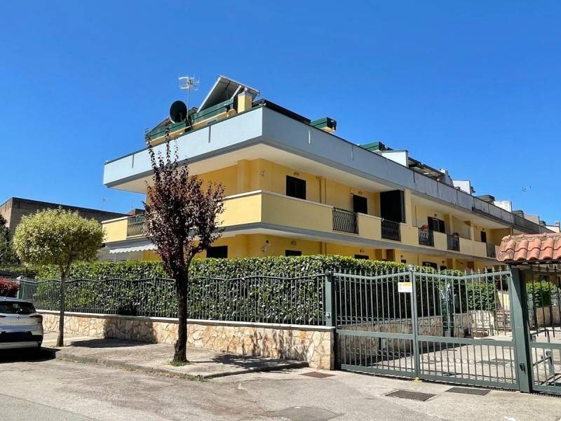 casa indipendente in vendita a Maddaloni