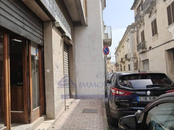 negozio in vendita a Maddaloni