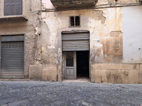 negozio in vendita a Maddaloni