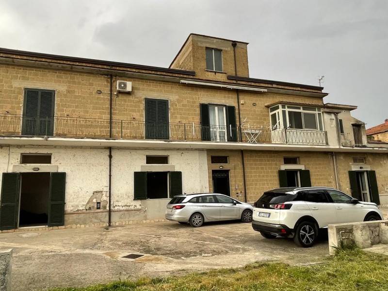 intera palazzina in vendita a Maddaloni