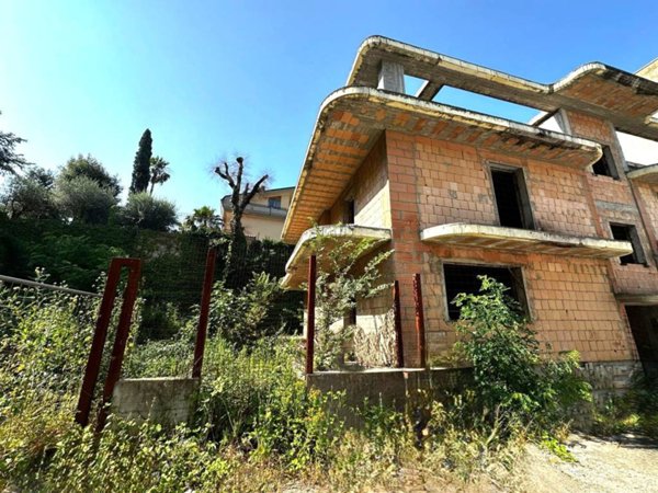 intera palazzina in vendita a Maddaloni