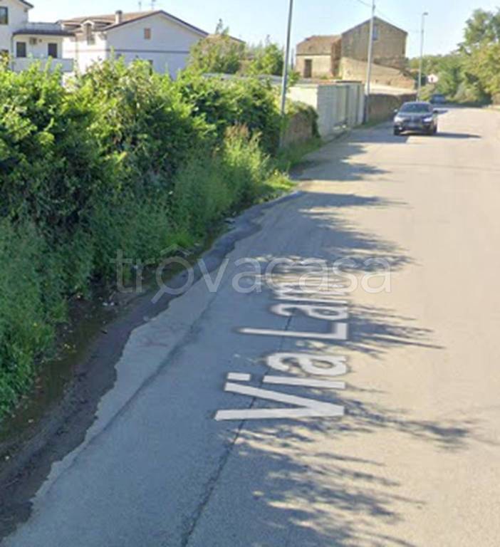 locale di sgombero in vendita a Maddaloni in zona Lamia