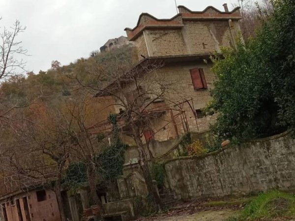 casa indipendente in vendita a Maddaloni